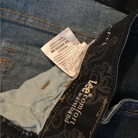 Size 12 jeans. Cut off into Capri. Used excellent condition. Cut the length. - Picture 3 of 4